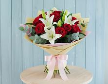 Букет цветов из:  Лилии и Розы в Губино