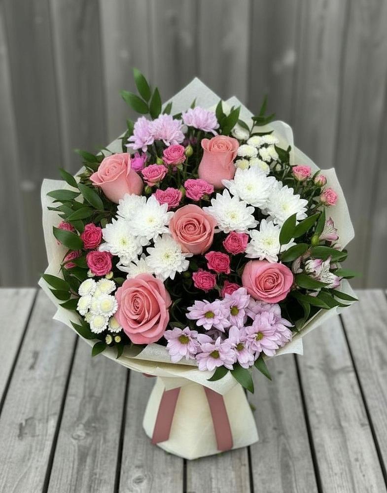 Букет цветов из: Альстромерии, Гвоздики, Розы и Хризантемы в Губино