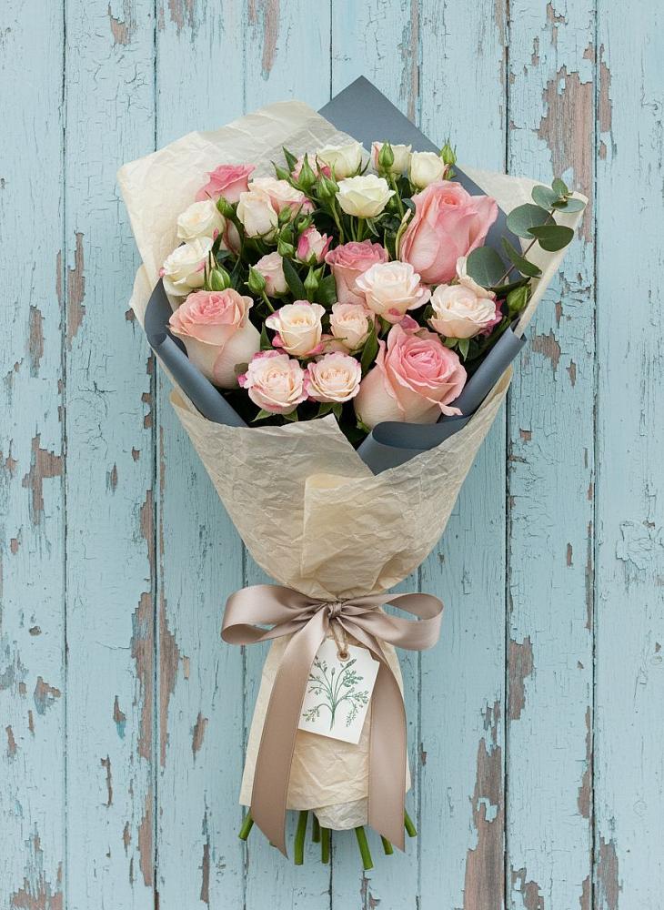 Букет цветов из: Розы в Губино