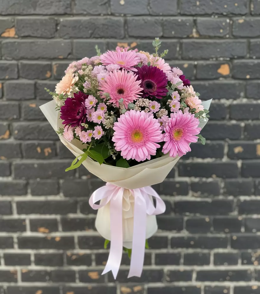 Букет цветов из: Герберы и Хризантемы в Губино