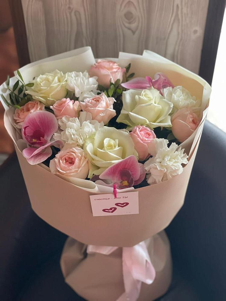 Букет цветов из: Орхидеи, Розы и Гвоздики в Губино