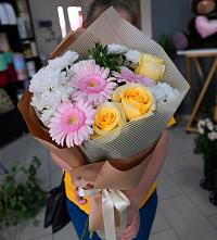 Букет цветов из:  Герберы, Розы и Хризантемы в Губино
