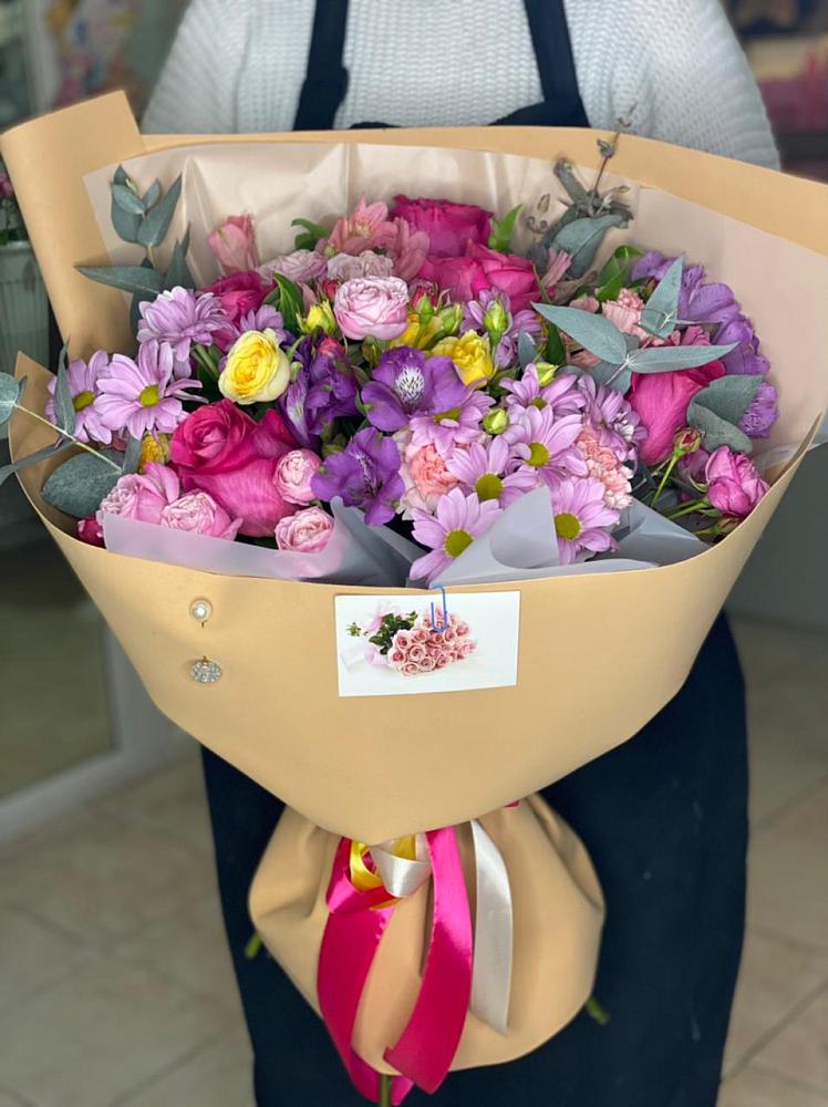 Букет цветов из: Хризантемы, Гвоздики и Альстромерии в Губино