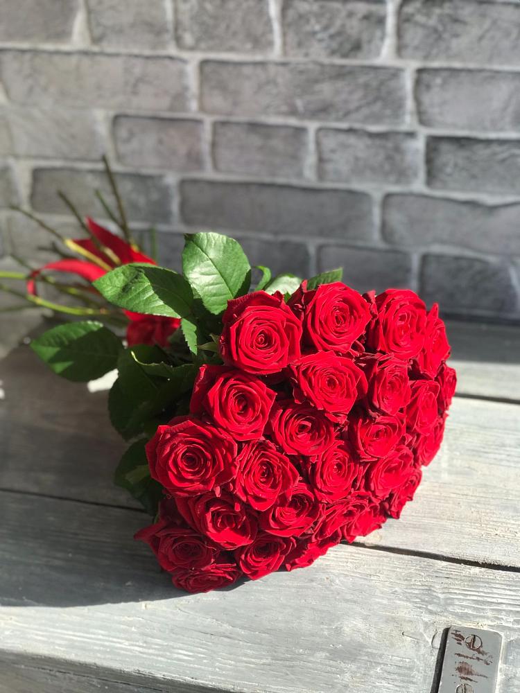 Букет Красные розы Фридом в Губино