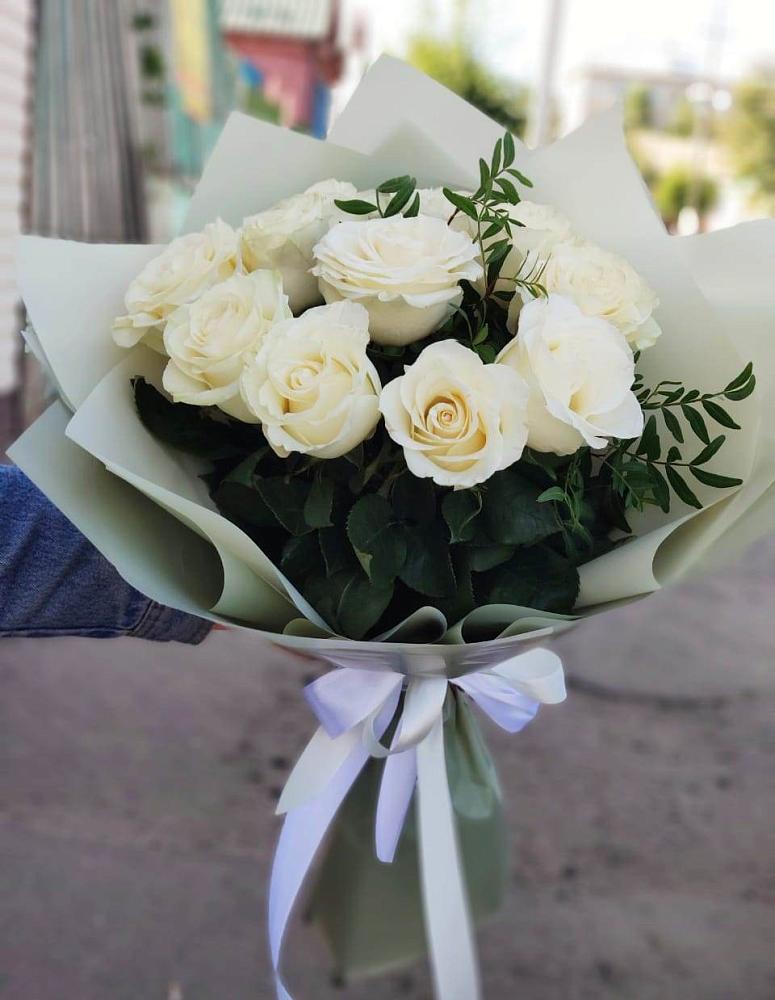 Букет Белые розы Проуд в Губино
