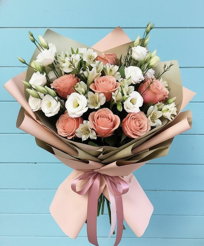 Букет цветов из: Розы, Альстромерии и Лизиантусы в Губино