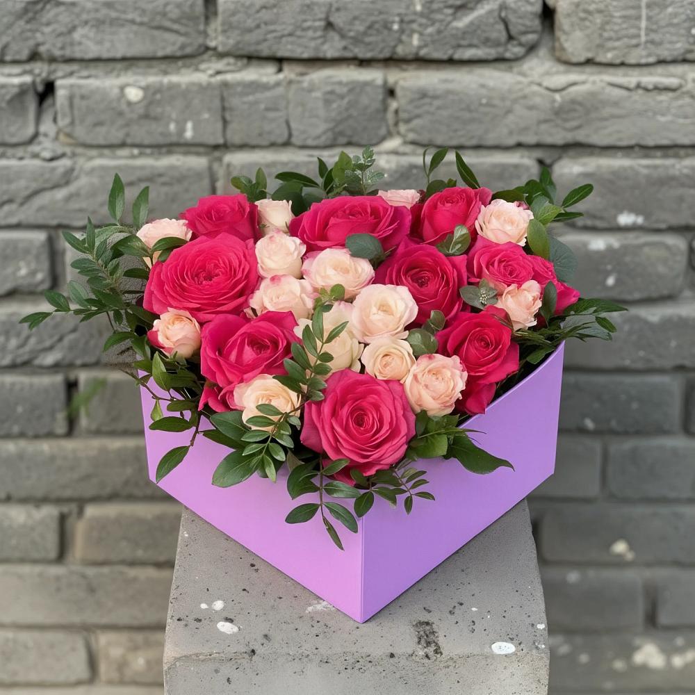 Цветочная композиция из Розы в коробке в Губино