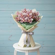 Букет цветов из:  Орхидеи и Розы в Губино