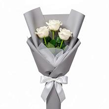 Букет 3 белые розы в Губино