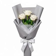 Букет 3 белые розы в Губино