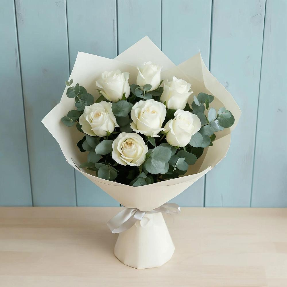 Букет Белые розы в Эвкалипте в Губино
