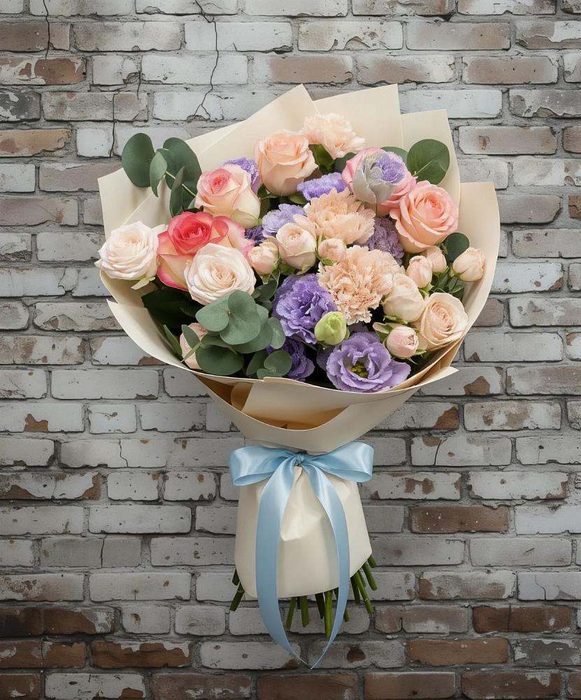 Букет цветов из: Розы, Лизиантусы и Гвоздики в Губино