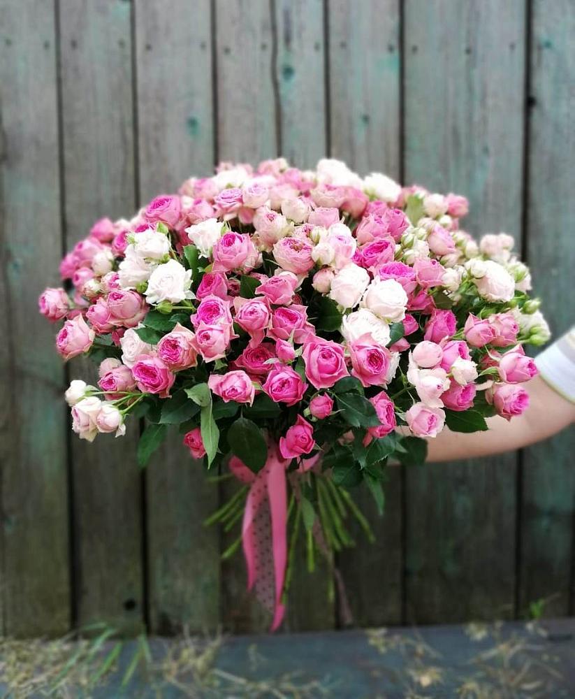 Букет Розовые кустовые розы Натали и Лав Лидия в Губино