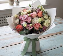 Букет цветов из:  Розы, Лизиантусы и Гвоздики в Губино