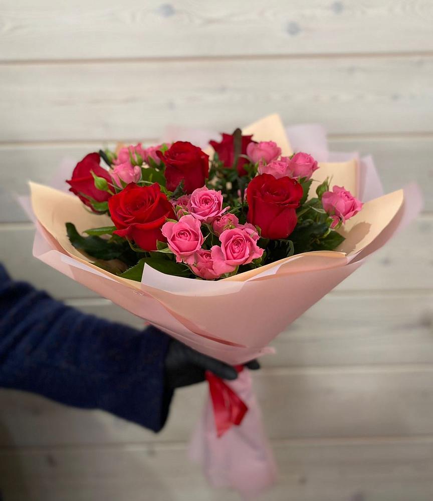 Букет цветов из: Розы в Губино