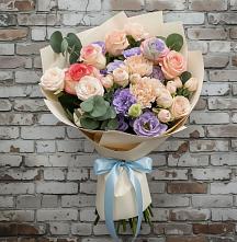 Букет цветов из:  Розы, Лизиантусы и Гвоздики #REPLACE_PRED# Губино