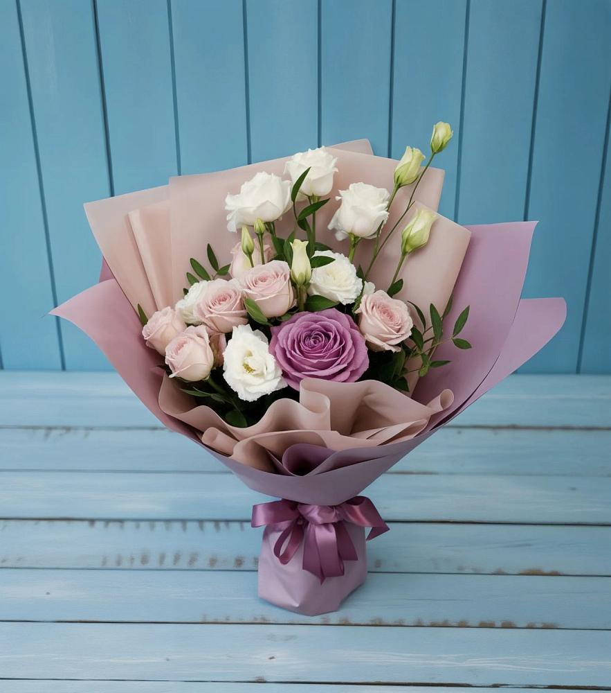 Букет цветов из: Розы и Лизиантусы в Губино